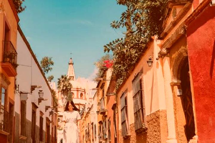 Escorts Ciudad de Allende, Mexico — Local Companions