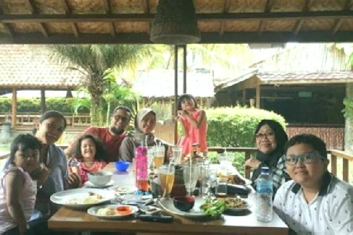 Escorts Ciwalen, Indonesia — Local Companions