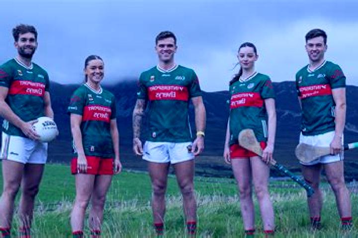 Escorts Claremorris, Ireland — Local Companions