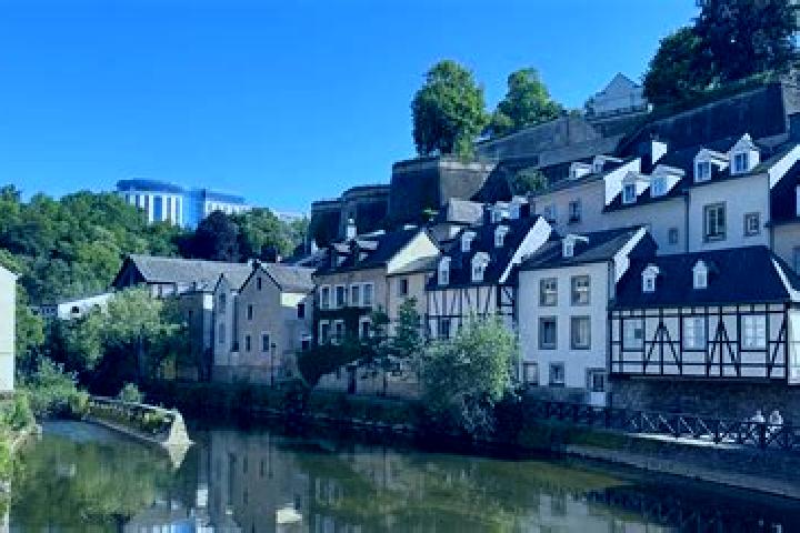 Escorts Clausen, Luxembourg — Local Companions