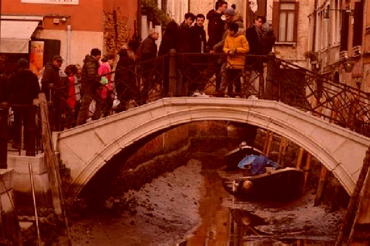 Escorts Coazzolo, Italy — Local Companions