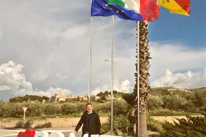 Escorts Comitini, Italy — Local Companions