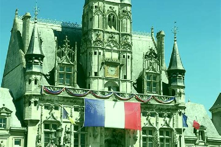 Escorts Compiegne, France — Local Companions