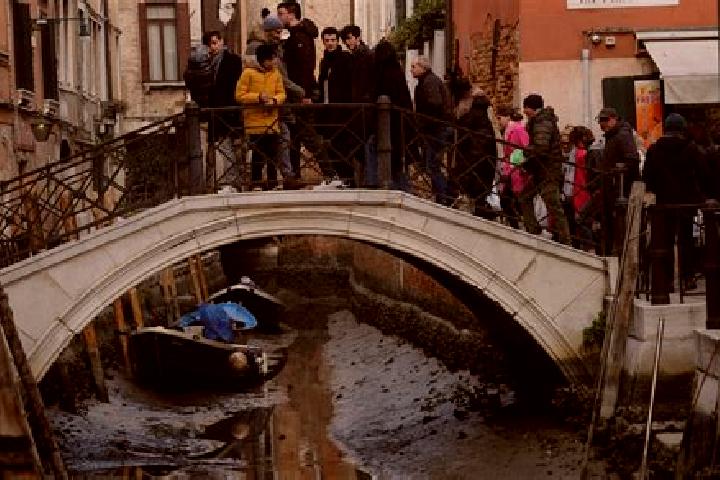Escorts Conche, Italy — Local Companions