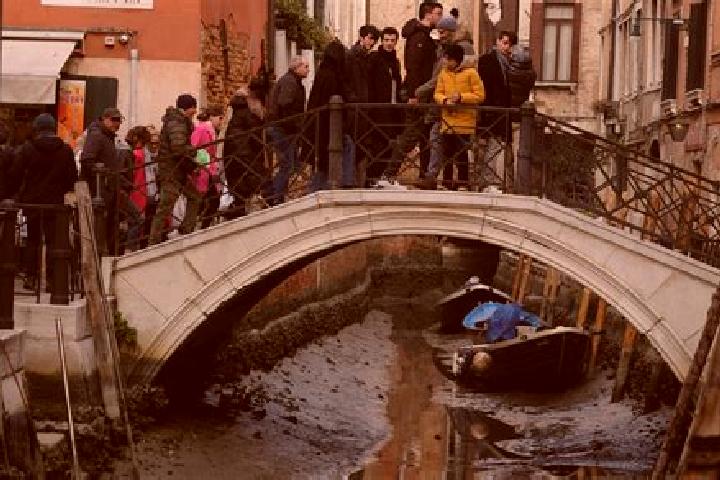 Escorts Corato, Italy — Local Companions