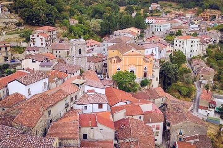 Escorts Corleto Monforte, Italy — Local Companions