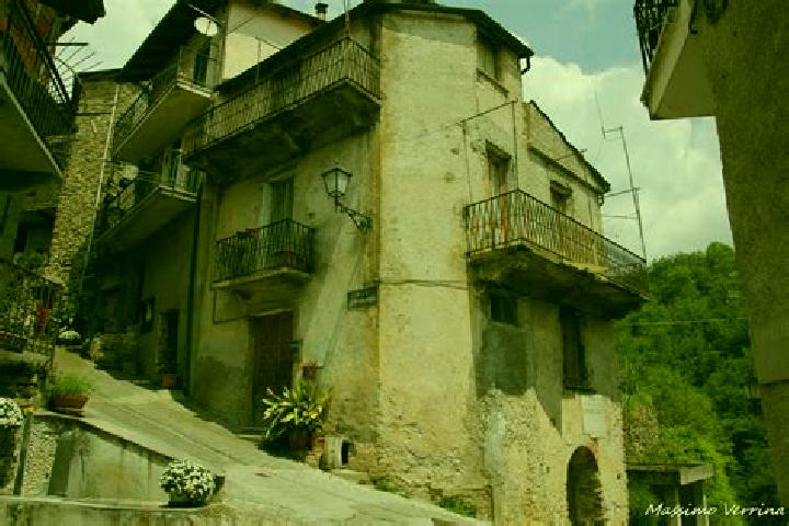 Escorts Cosio di Arroscia, Italy — Local Companions