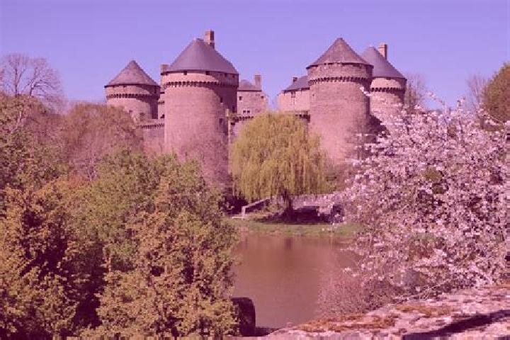 Escorts Couterne, France — Local Companions