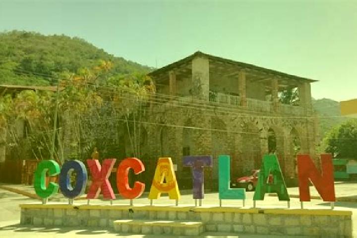 Escorts Coxcatlan, Mexico — Local Companions