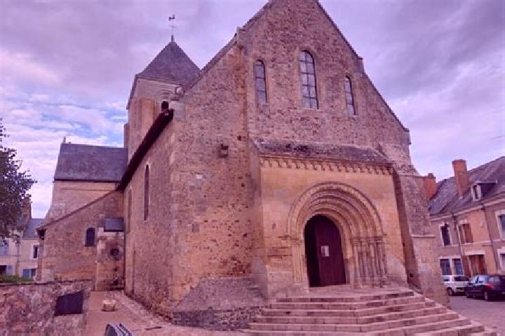 Escorts Cre-sur-Loir, France — Local Companions