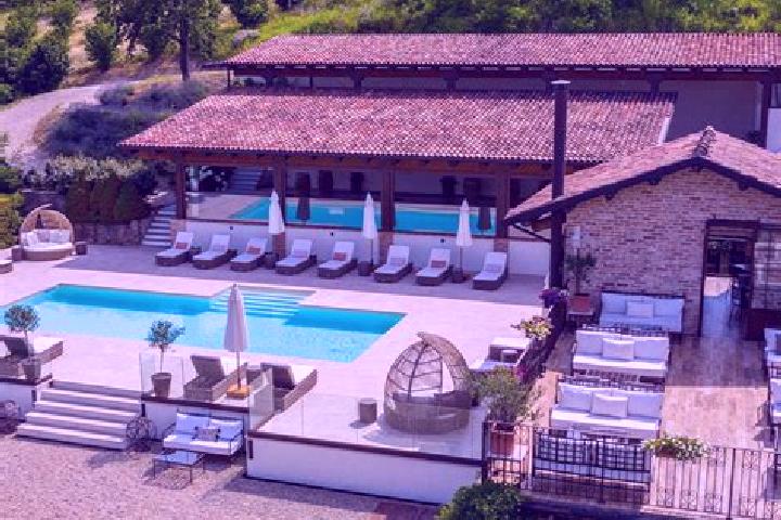 Escorts Cremolino, Italy — Local Companions