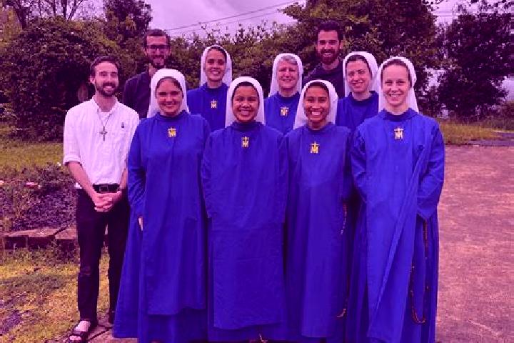 Escorts Crusnes, France — Local Companions