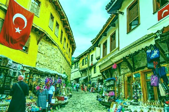 Escorts Cumali, Turkey — Local Companions
