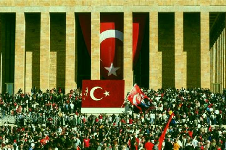 Escorts Cumhuriyet, Turkey — Local Companions