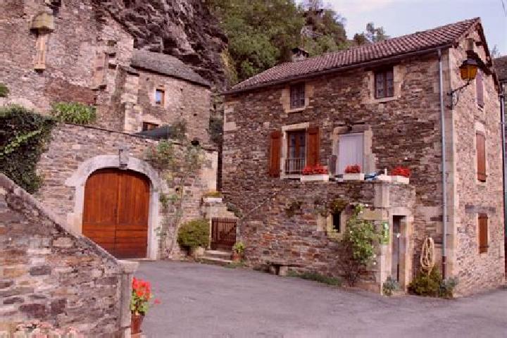 Escorts Curvalle, France — Local Companions