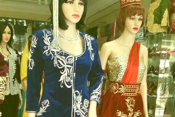 Escorts Dar Chioukh, Algeria — Local Companions