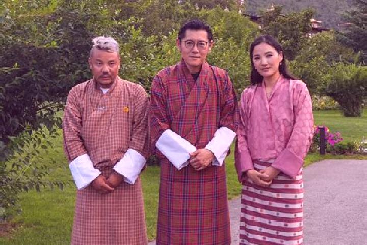 Escorts Dartang, China — Local Companions