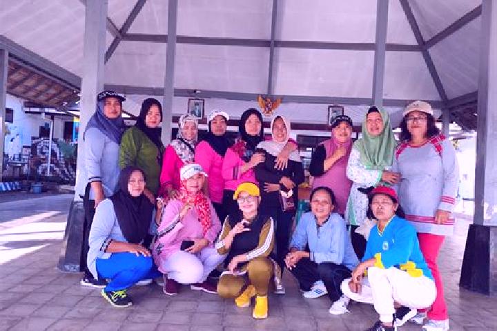 Escorts Desa Gunungsari, Indonesia — Local Companions