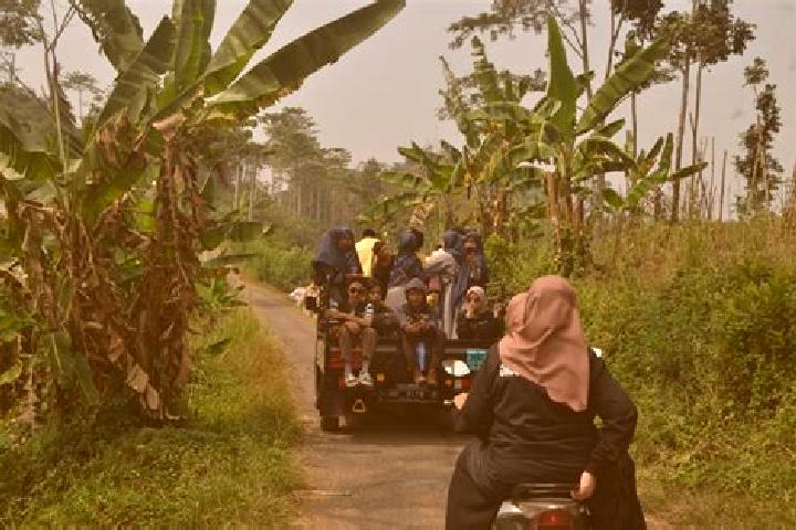 Escorts Desa Saguling, Indonesia — Local Companions