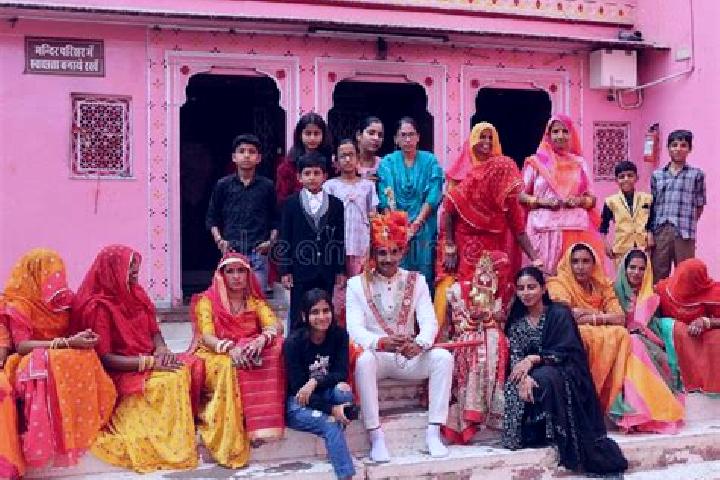 Escorts Deshnoke, India — Local Companions