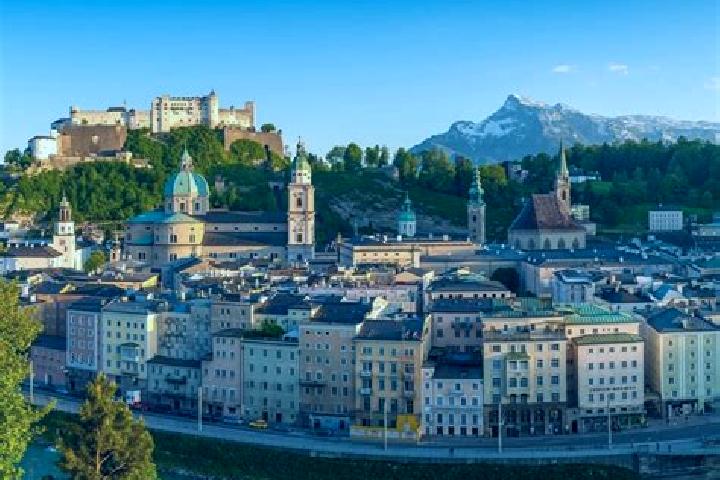 Escorts Deutschbrodersdorf, Austria — Local Companions