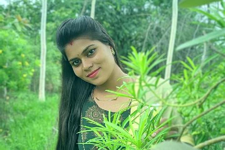 Escorts Devgadh Bariya, India — Local Companions