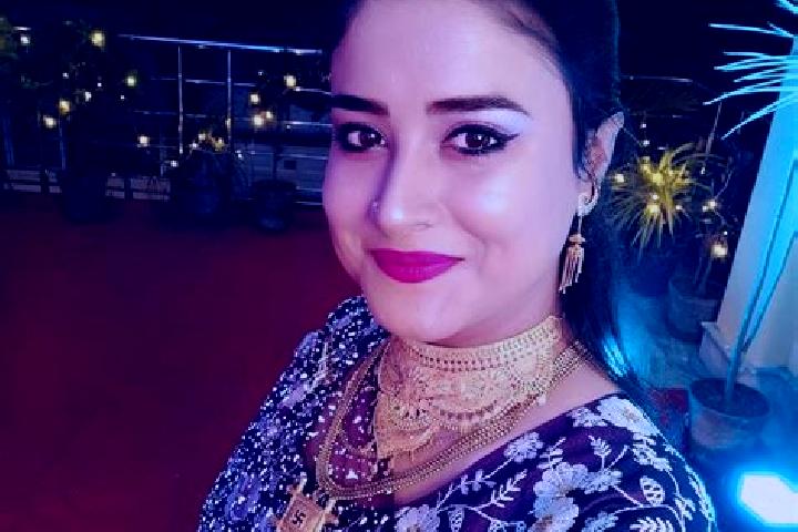 Escorts Dhupgari, India — Local Companions