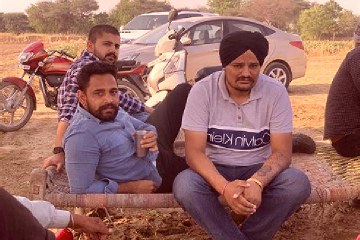 Escorts Dhuri, India — Local Companions