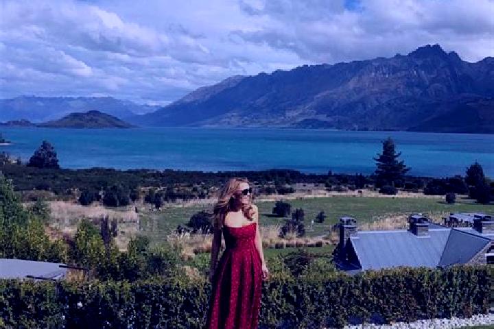 Escorts Diamond Harbour, New Zealand — Local Companions