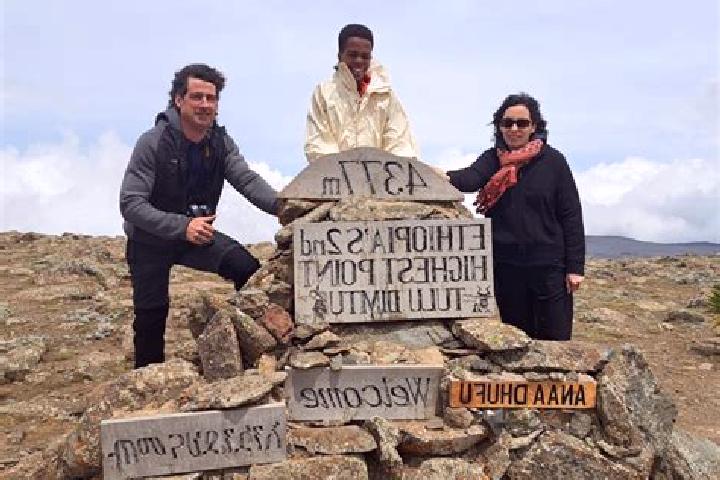 Escorts Dimtu, Ethiopia — Local Companions
