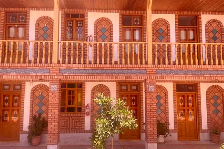 Escorts Dizaj-e Jamshid Khan, Iran — Local Companions