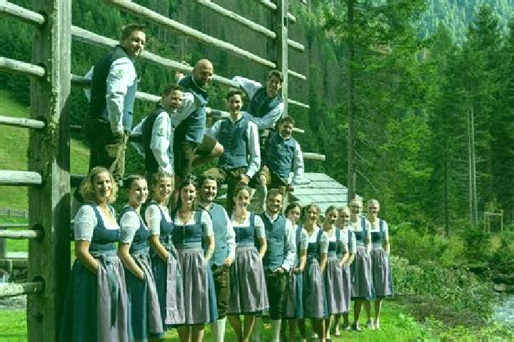 Escorts Doelsach, Austria — Local Companions
