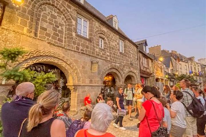Escorts Dol-de-Bretagne, France — Local Companions