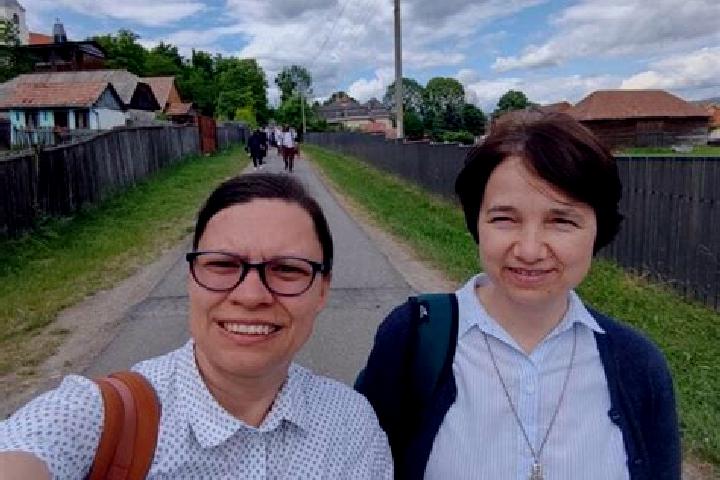 Escorts Dolhesti, Romania — Local Companions