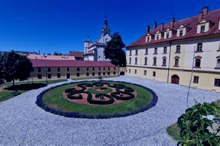 Escorts Dolni Ujezd, Czech Republic — Local Companions