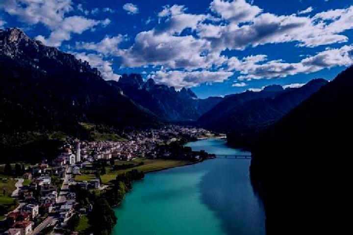 Escorts Domegge di Cadore, Italy — Local Companions
