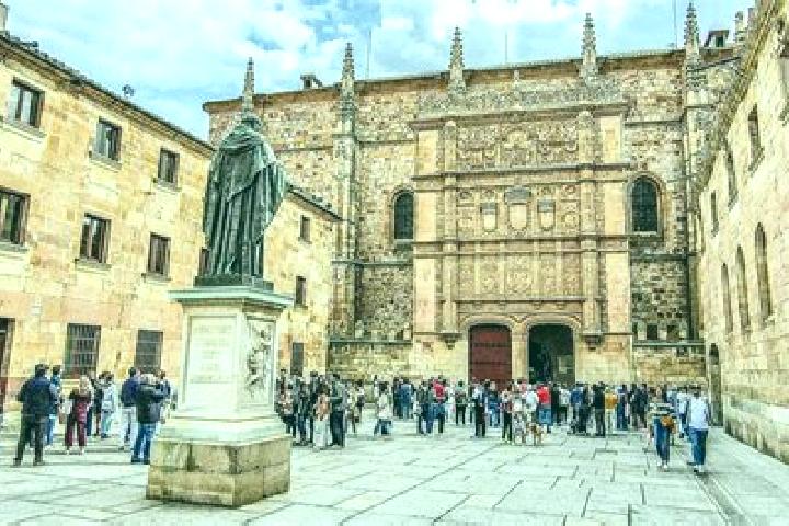 Escorts Doninos de Salamanca, Spain — Local Companions
