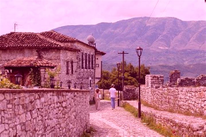 Escorts Donofrose, Albania — Local Companions