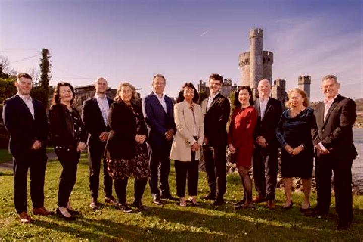 Escorts Droichead Nua, Ireland — Local Companions