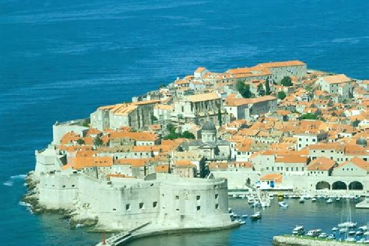 Escorts Dubravica, Croatia — Local Companions