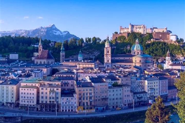 Escorts Duenserberg, Austria — Local Companions