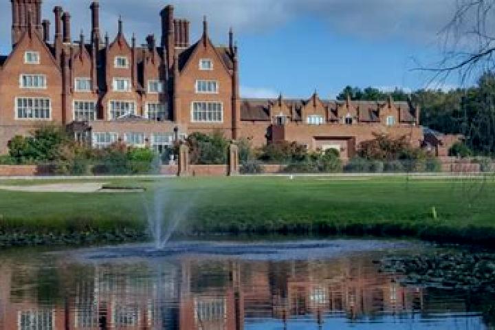 Escorts Dunston, United Kingdom — Local Companions
