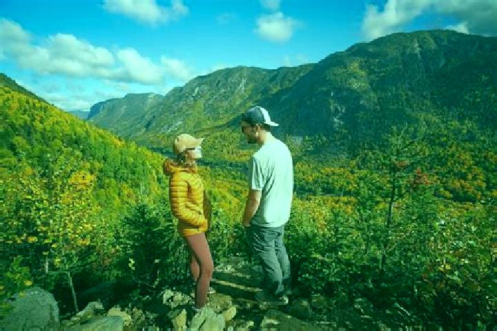 Escorts Eastern Hillsides, Canada — Local Companions