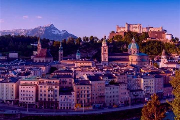 Escorts Eck, Austria — Local Companions