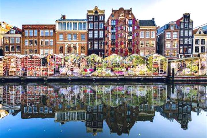 Escorts Eckelrade, Netherlands — Local Companions