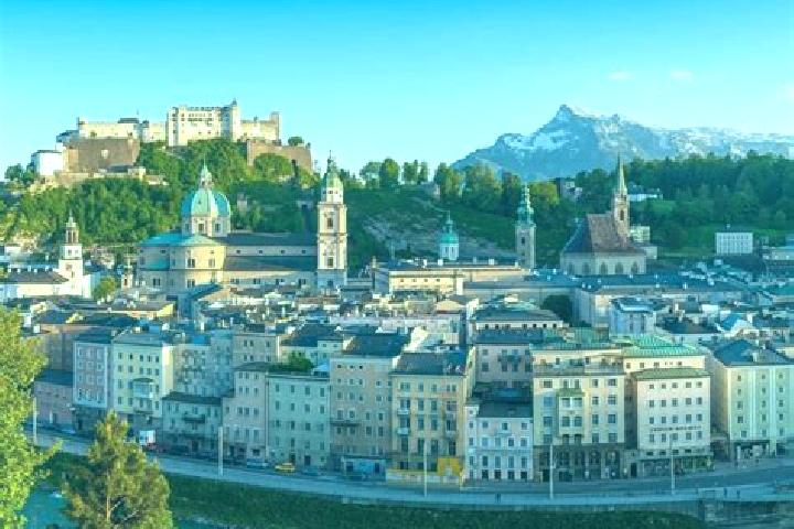 Escorts Edelhof, Austria — Local Companions