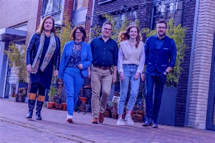 Escorts Egmond-Binnen, Netherlands — Local Companions