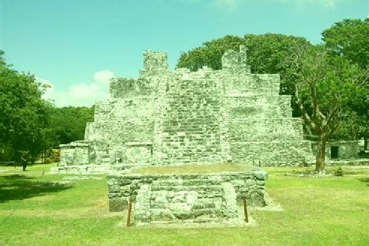 Escorts Ejido Yucatan, Mexico — Local Companions