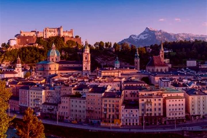 Escorts Felben, Austria — Local Companions
