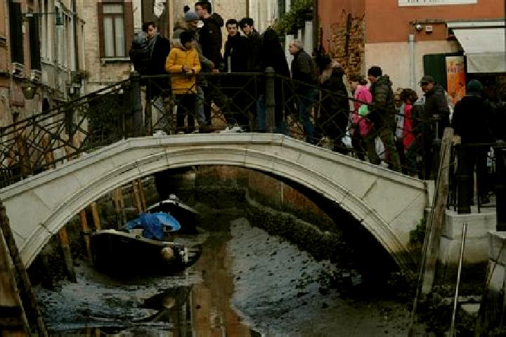 Escorts Fellegara, Italy — Local Companions
